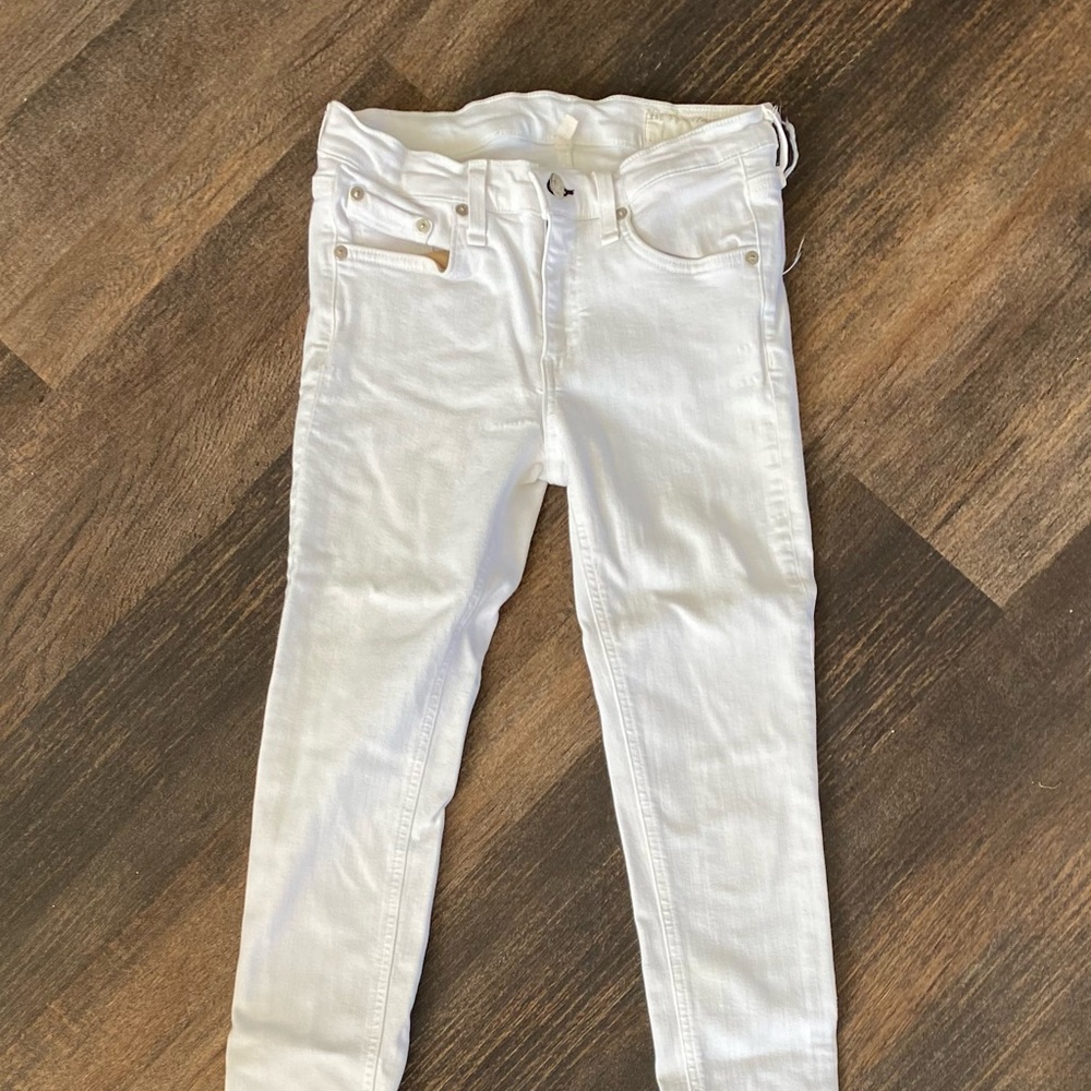 White skinny jeans